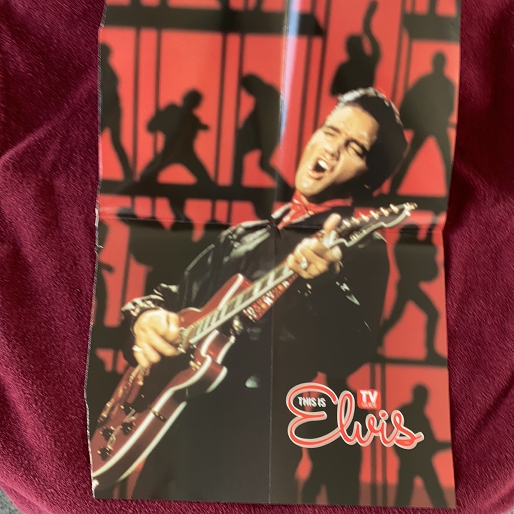 Elvis Presley Collector’s Edition TV Guide 2002 - Picture 3 of 11